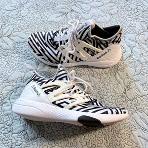 Reebok Hayasu Studio Dance Shoe Black White Geometric Sz 8.5 💚